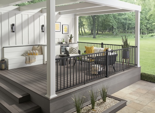 Keylink Outlook Aluminum Railing installed on deck